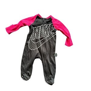 Nike Kids Black and Pink Footie